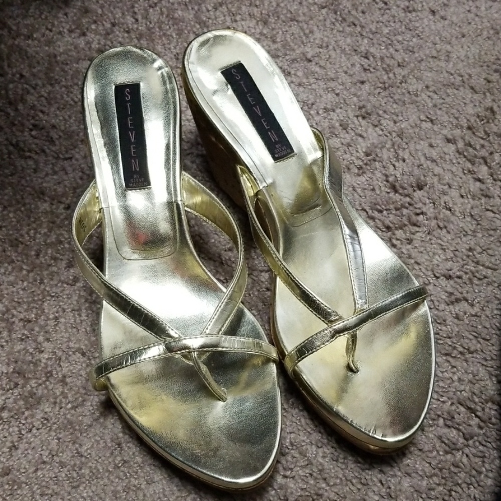 Gold Wedges